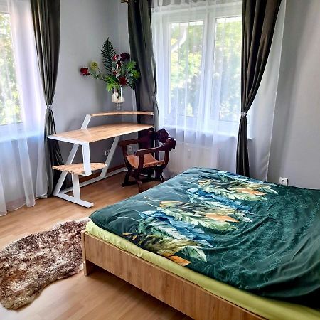 Apartament Deluxe Еленя-Гура Экстерьер фото